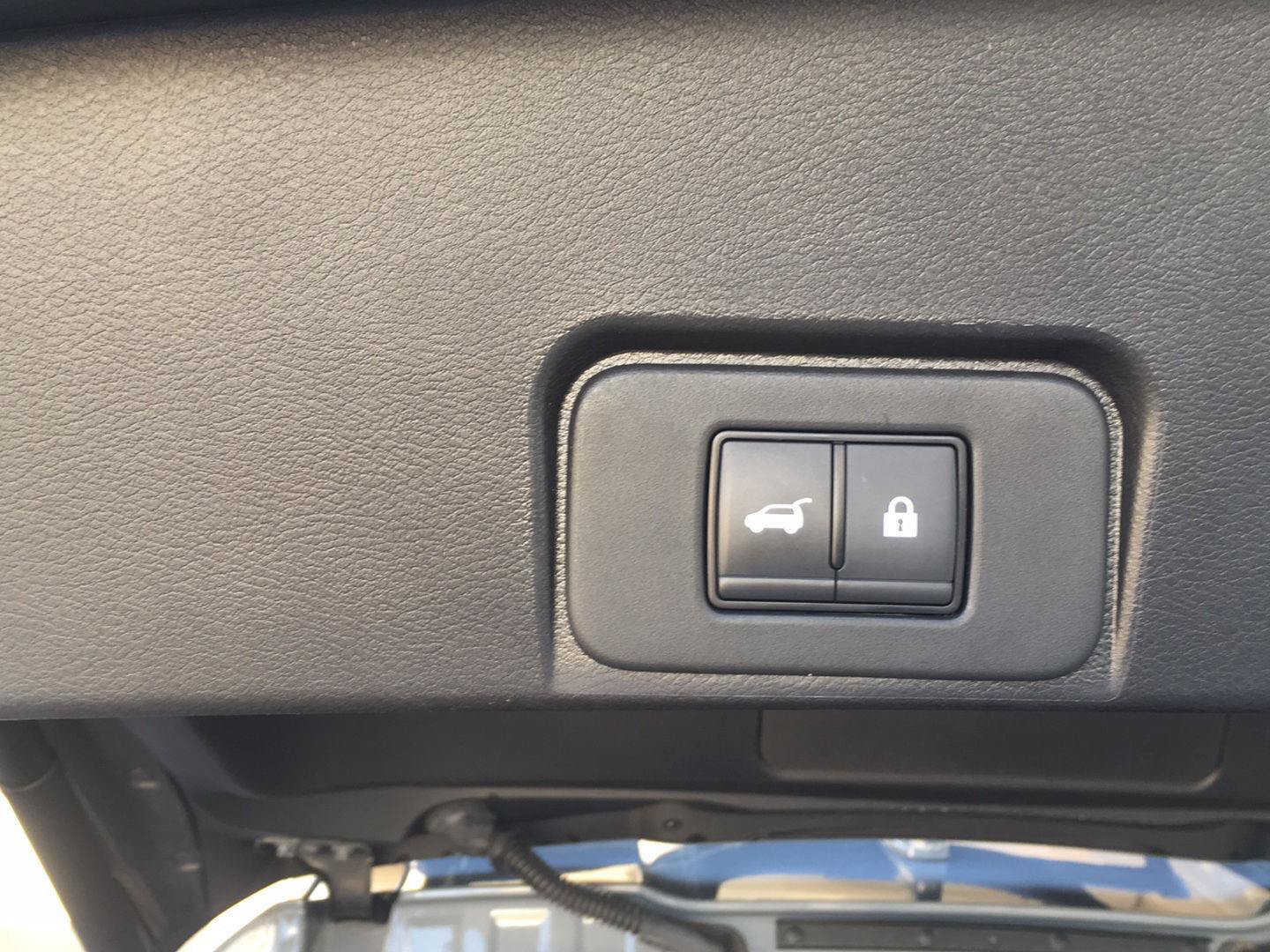 Used 2025 Nissan Rogue SV AWD/4WD image 31