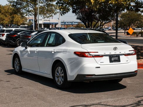 Used 2025 Toyota Camry LE FWD image 7