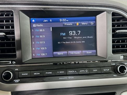 Used 2018 Hyundai Elantra SEL image 17