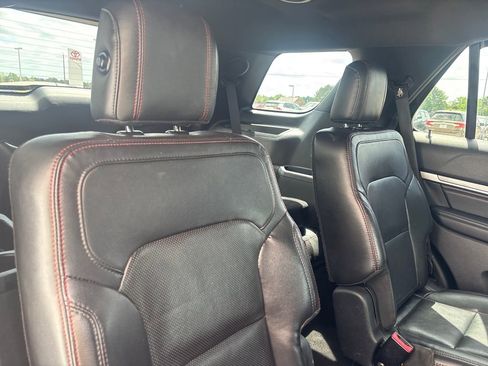 Used 2018 Ford Explorer Sport w/ Equipment Group 401A image 27