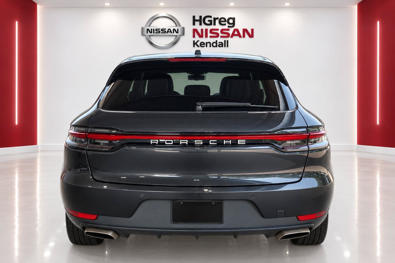 Used 2020 Porsche Macan AWD/4WD image 6