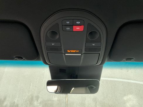 Used 2025 Genesis G70 2.5T image 16