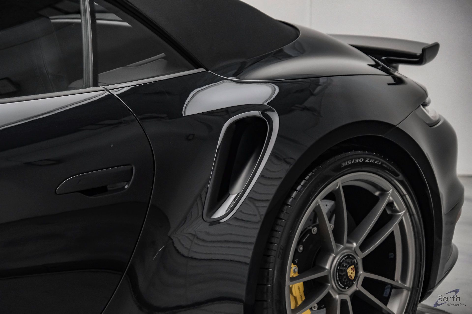 Used 2025 Porsche 911 Turbo S w/ Exterior Sport Package AWD/4WD image 41