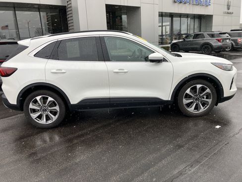 Used 2023 Ford Escape Platinum image 8