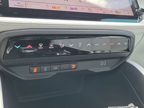 New 2026 Jeep Cherokee Laredo AWD/4WD image 22