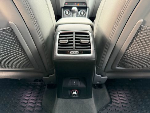 Used 2018 Audi Q3 2.0T Premium Plus image 37