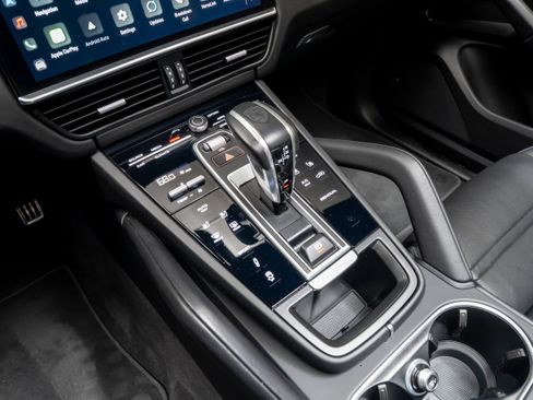 Certified 2022 Porsche Cayenne GTS AWD/4WD image 27