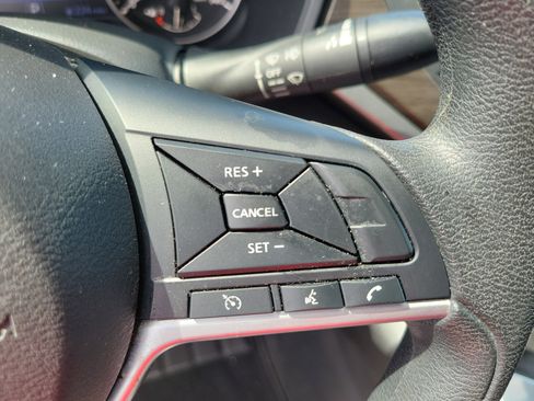 Used 2025 Nissan Altima 2.5 SV FWD image 25
