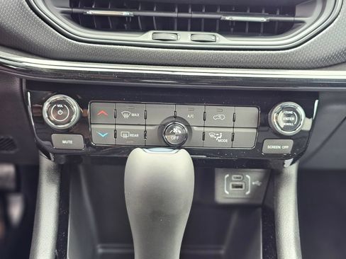 New 2026 Jeep Compass Latitude AWD/4WD image 12