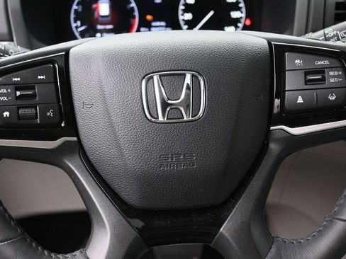 Used 2025 Honda Odyssey Touring image 29