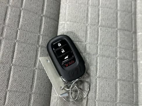 Certified 2027 Honda HR-V LX image 32