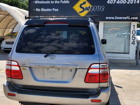 Used 2004 Toyota Land Cruiser AWD/4WD image 11
