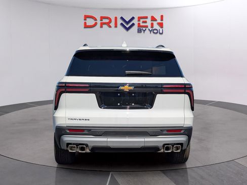 New 2026 Chevrolet Traverse LT w/ Sun and Wheel Package FWD image 4