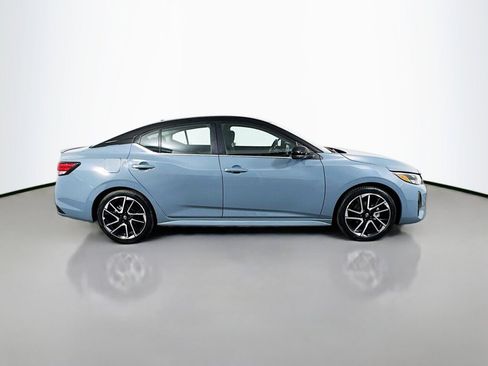 Used 2025 Nissan Sentra SR FWD image 6