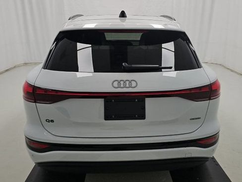 Used 2025 Audi Q6 e-tron Premium Plus w/ Premium Plus AWD/4WD image 3