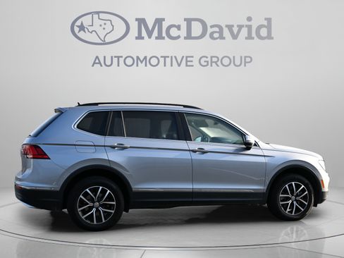 Used 2021 Volkswagen Tiguan SE w/ Panoramic Sunroof Package FWD image 8