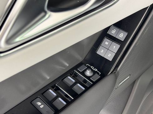 Used 2026 Land Rover Range Rover Velar S image 21