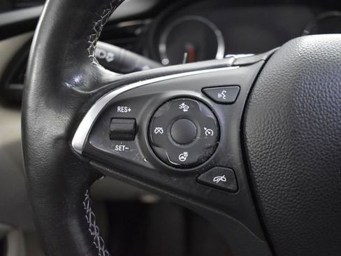 Used 2018 Buick Regal Essence w/ Driver Confidence Package #1 image 17