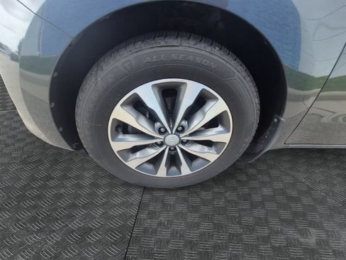 Used 2017 Kia Sedona FWD image 13