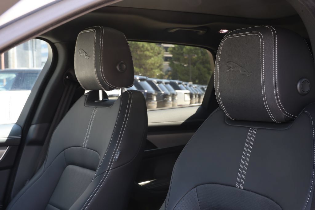 Certified 2026 Jaguar F-PACE R-Dynamic S AWD/4WD image 11