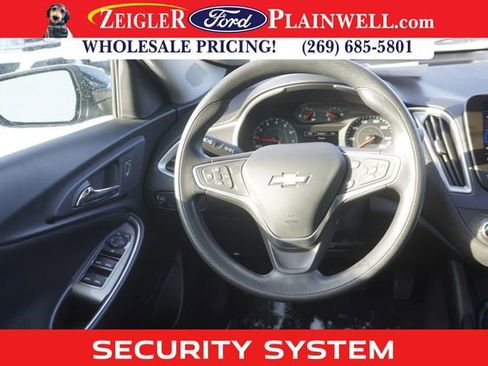 Used 2022 Chevrolet Malibu LT image 9