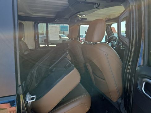 Used 2022 Jeep Wrangler Unlimited Sahara w/ Cold Weather Group AWD/4WD image 14