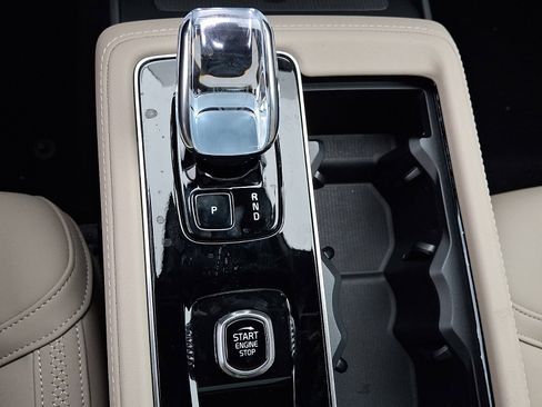 New 2026 Volvo XC90 B6 Plus w/ Protection Package Premier image 11