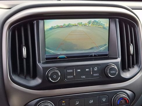 Used 2018 Chevrolet Colorado Z71 AWD/4WD image 18