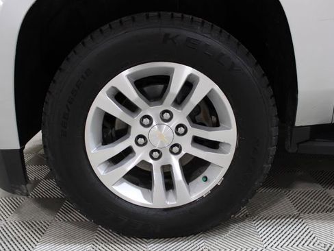 Used 2018 Chevrolet Suburban LT image 41