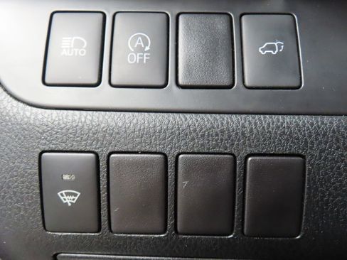 Used 2018 Toyota Highlander XLE image 47