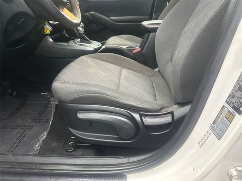 Used 2021 Kia Seltos LX image 10
