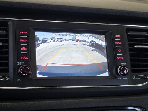 Used 2020 Kia Sedona L FWD image 13