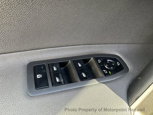 Used 2024 BMW iX xDrive50 w/ Premium Package AWD/4WD image 11