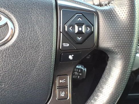 Used 2023 Toyota 4Runner TRD Off-Road Premium w/ Moonroof Package AWD/4WD image 18