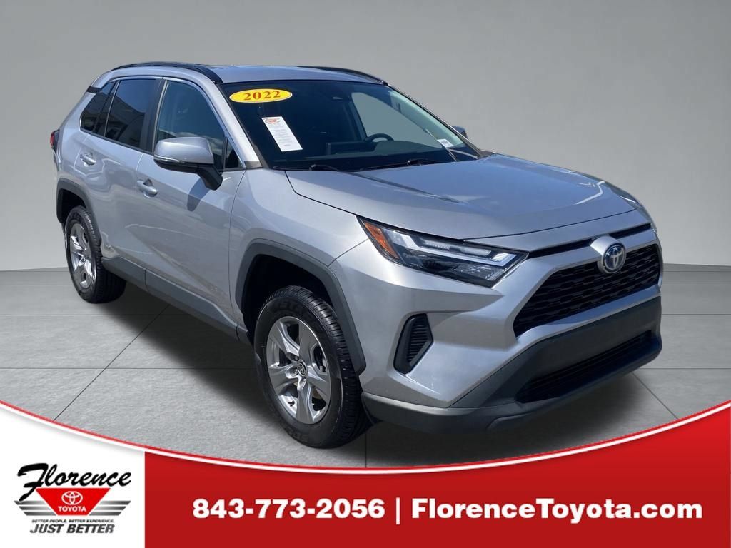 Used 2022 Toyota RAV4 XLE AWD/4WD image 1