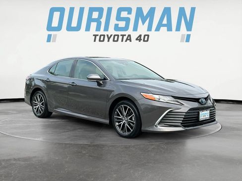 Used 2023 Toyota Camry XLE FWD image 1