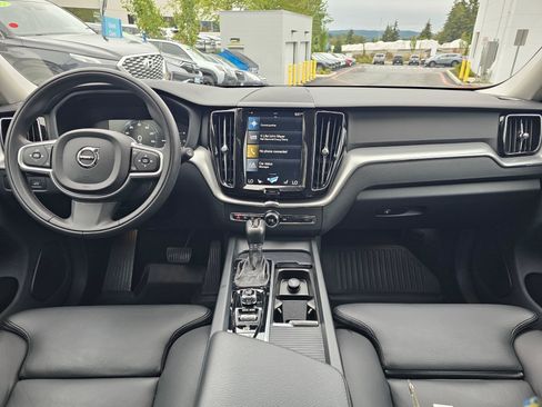 Used 2019 Volvo XC60 T6 Momentum w/ Premium Package AWD/4WD image 21