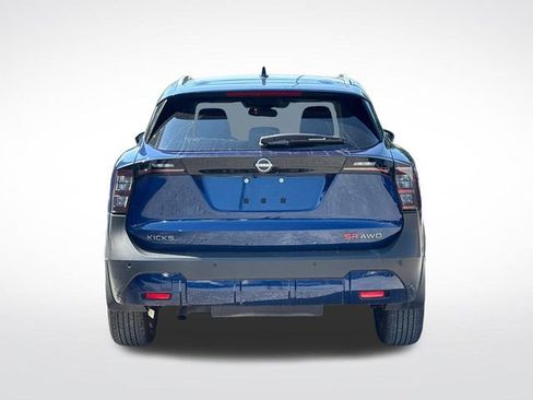 Used 2025 Nissan Kicks SR AWD/4WD image 4