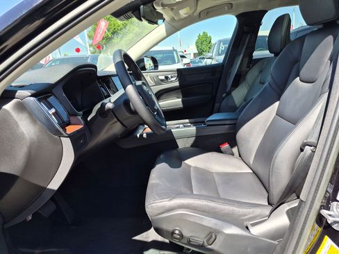 Used 2023 Volvo XC60 B5 Plus w/ Protection Package Premier AWD/4WD image 18