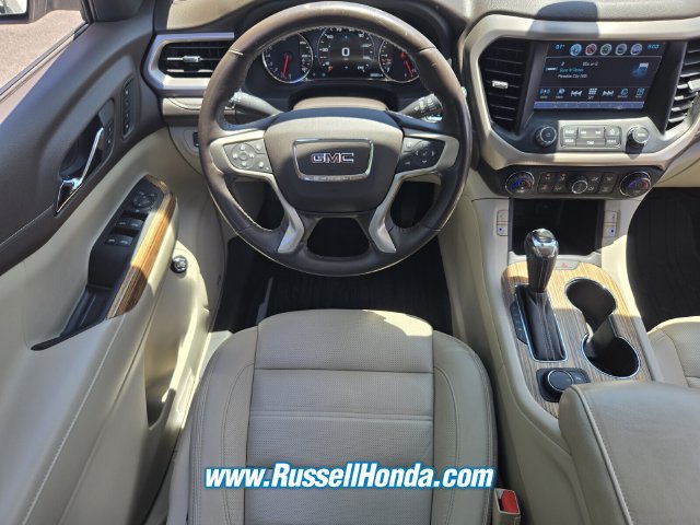 Used 2019 GMC Acadia Denali w/ Technology Package FWD image 10