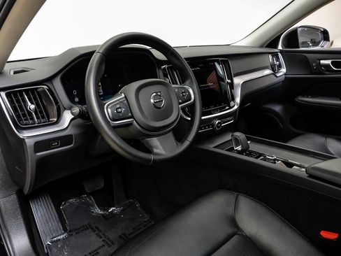 Used 2024 Volvo S60 B5 Core image 3