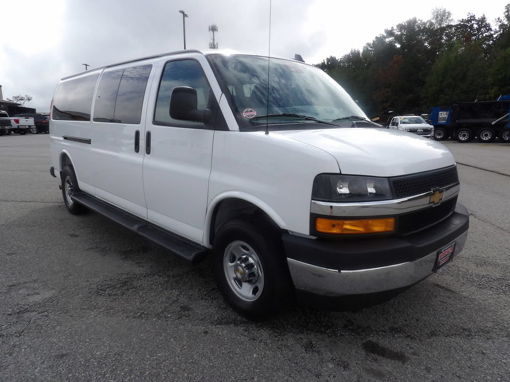Used 2025 Chevrolet Express 3500 LT w/ LT Preferred Equipment Group RWD image 10