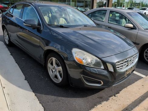 Used 2013 Volvo S60 T5 Premier FWD image 1