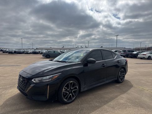 Certified 2025 Nissan Sentra SR w/ SR Premium Package image 9