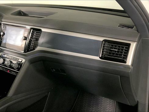 Used 2023 Volkswagen Atlas Cross Sport SEL R-Line AWD/4WD image 16