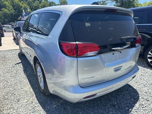 Used 2023 Chrysler Voyager LX FWD image 4