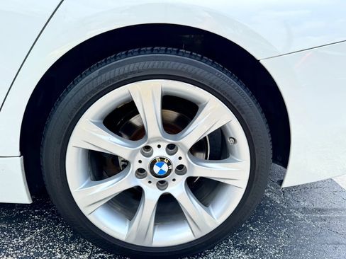 Used 2015 BMW 320i Sedan RWD image 11