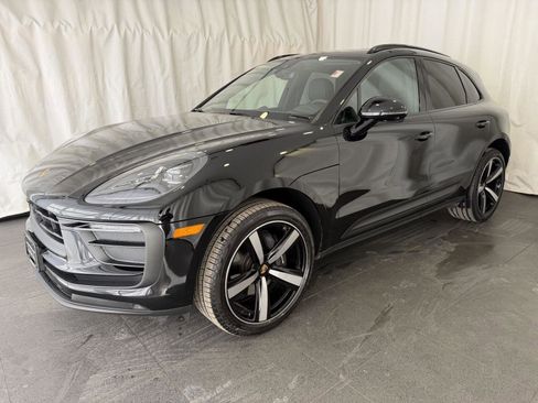 Certified 2025 Porsche Macan image 1