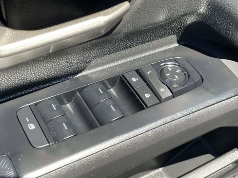 Used 2025 Toyota Tacoma TRD Sport AWD/4WD image 26