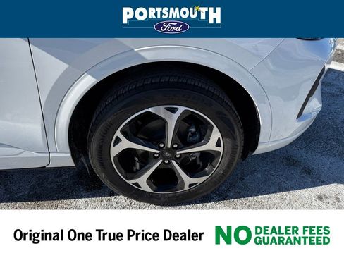 Used 2025 Ford Escape ST-Line Elite w/ Premium Technology Package image 33